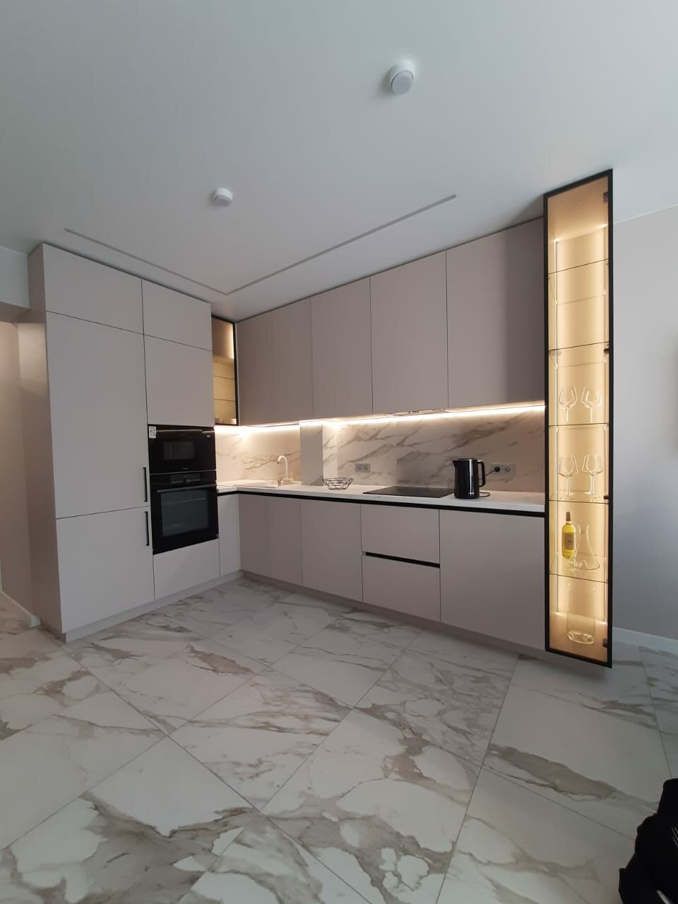 дизайн современной кухни, кухни в современном стиле, интерьер кухни, дизайн интерьера кухни, кухонные гарнитуры дизайн