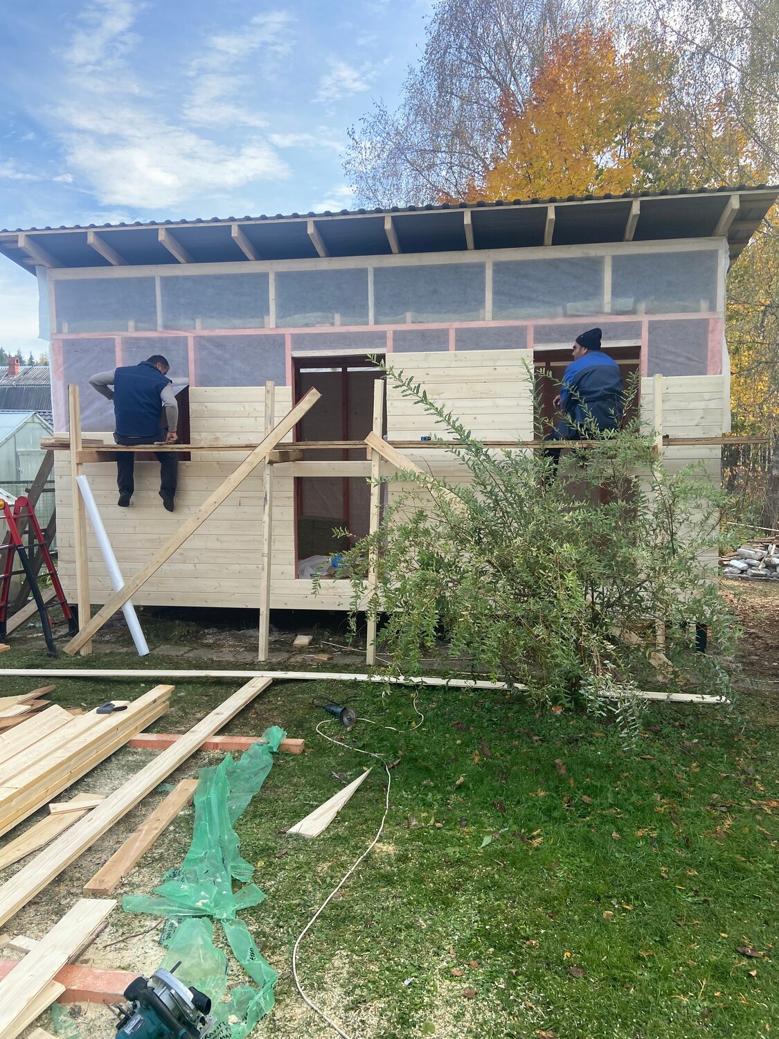 бытовка с пристройкой, каркасная бытовка, бытовка дачный домик, веранда к бытовке, пристройка террасы к бытовке