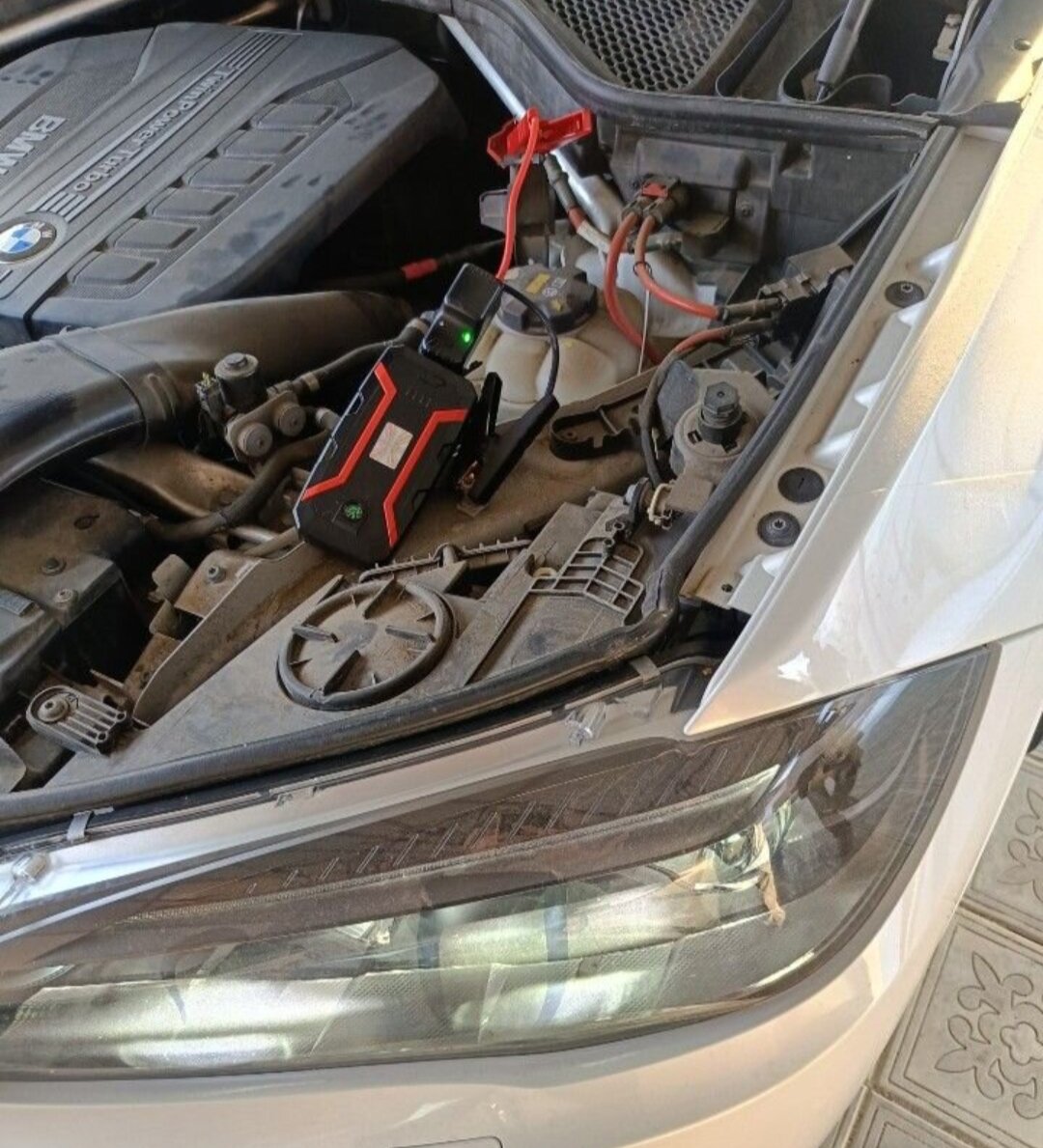бмв ф 10, подзарядка аккумулятора bmw f30, бмв 320 i, bmw аккумулятор, авто