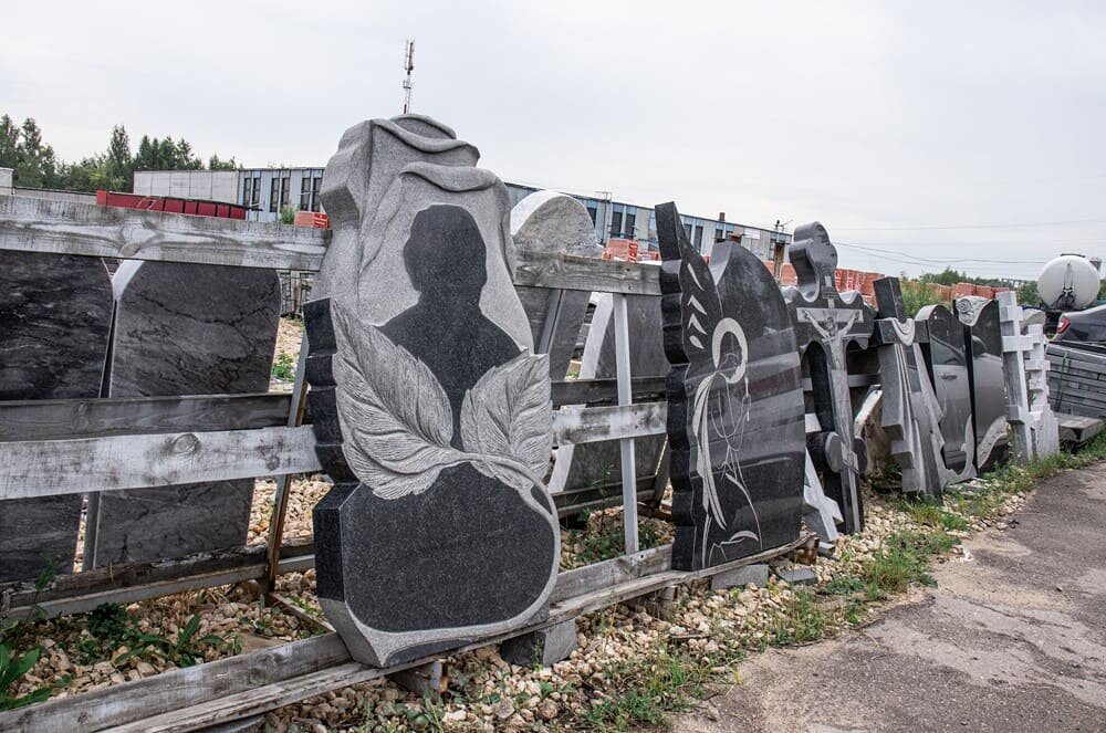 памятник, гранитные памятники, памятники опт, памятник из гранита, надгробные памятники