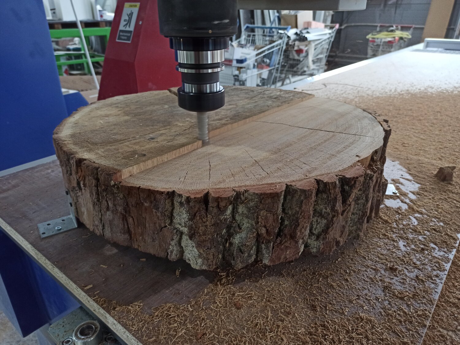 из дерева изделия, фрезеровка дерева, фрезы для слэбов по дереву для ручного фрезера, ручной фрезер по дереву, фрезер по дереву