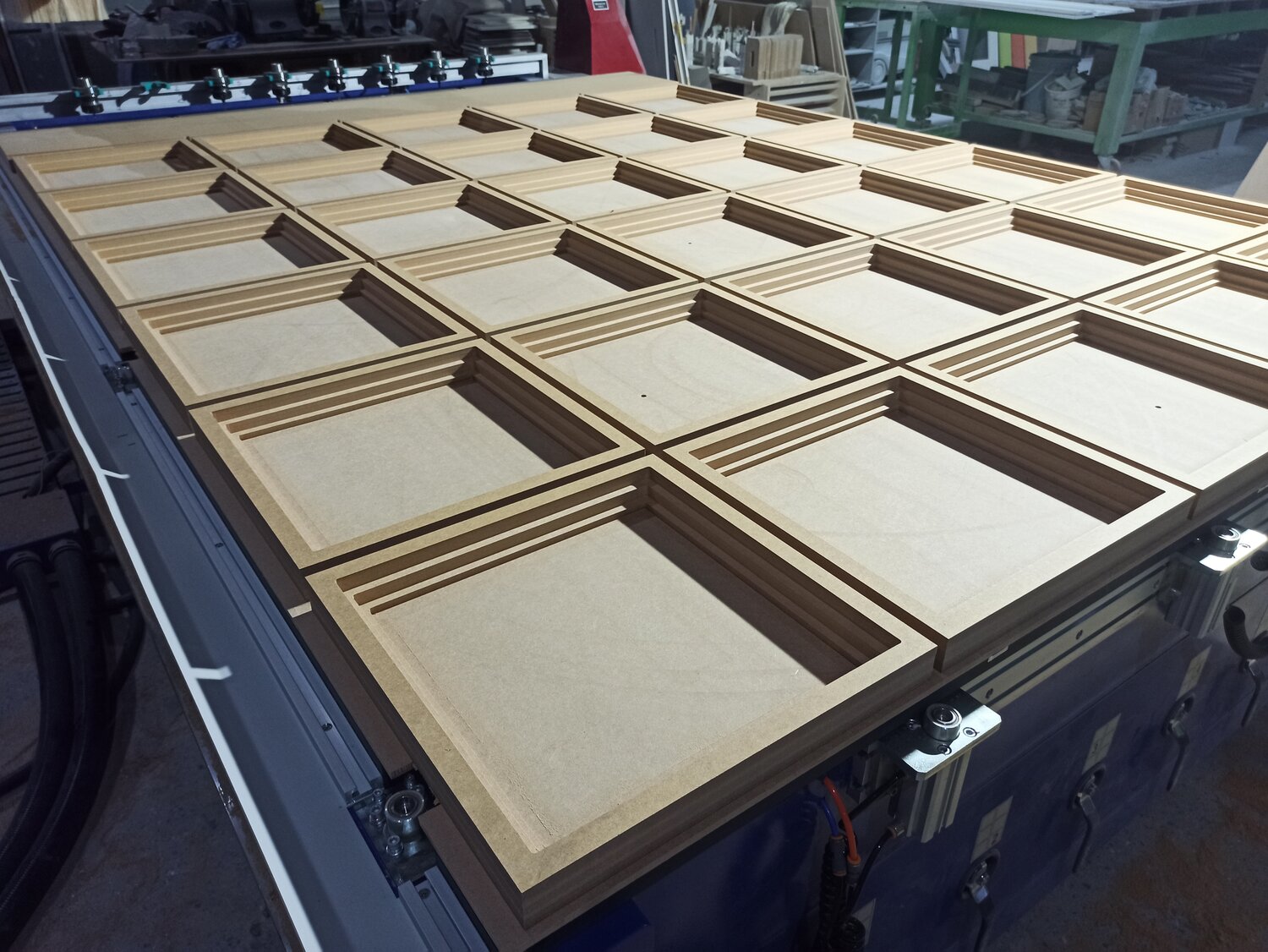 фрезеровка мдф на чпу, фрезеровка чпу, мдф подкладка cnc фрезер, фрезеровка фанеры, фрезеровка мдф