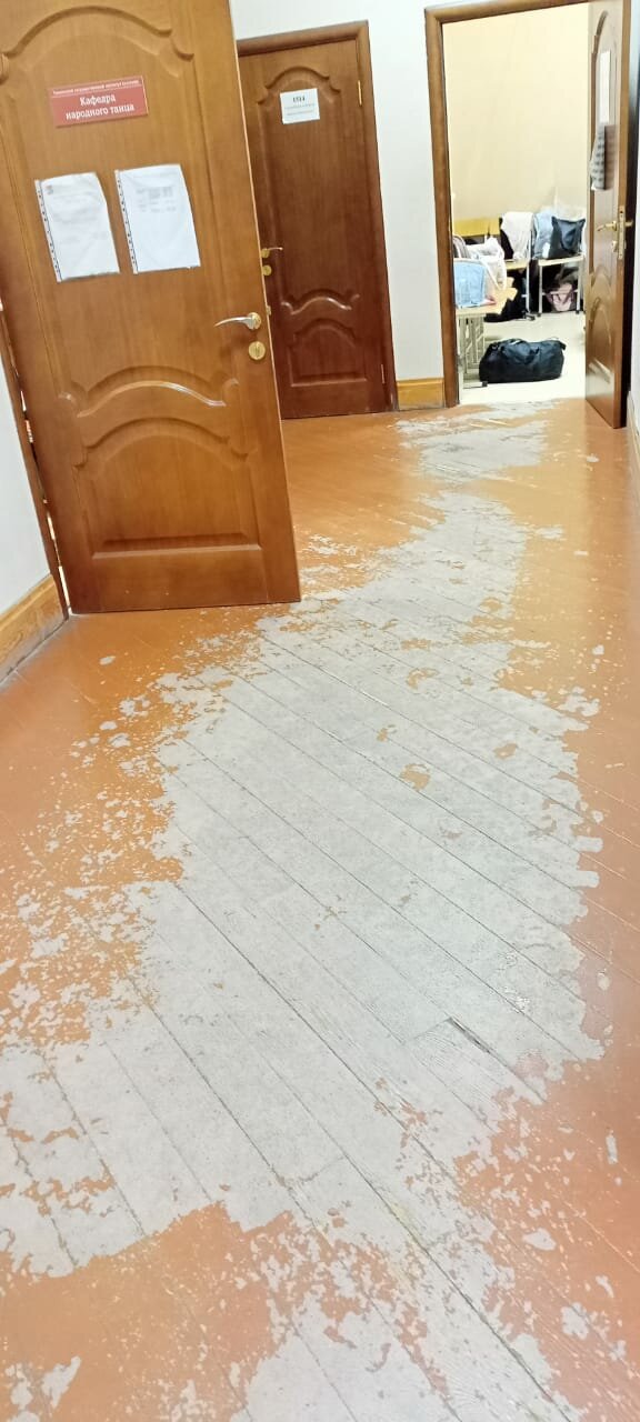 полы в квартире, крашенный деревянный пол, старый линолеум, пол в квартире, покрасить пол деревянный