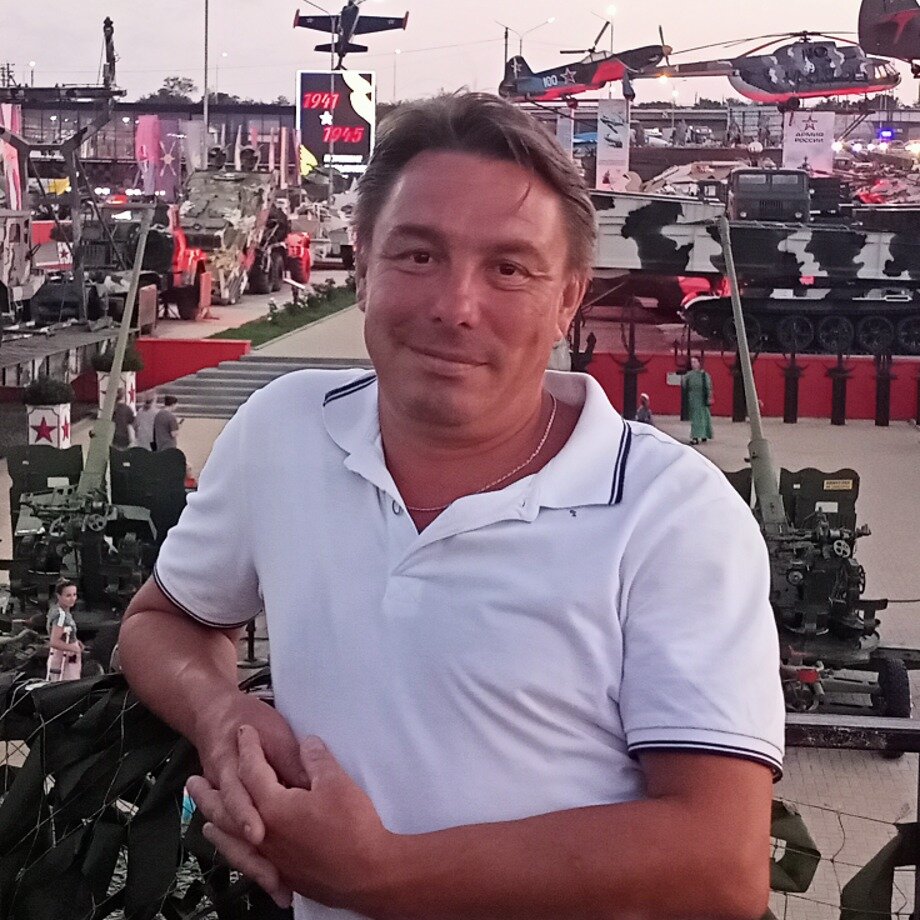 Алексей Лесников
