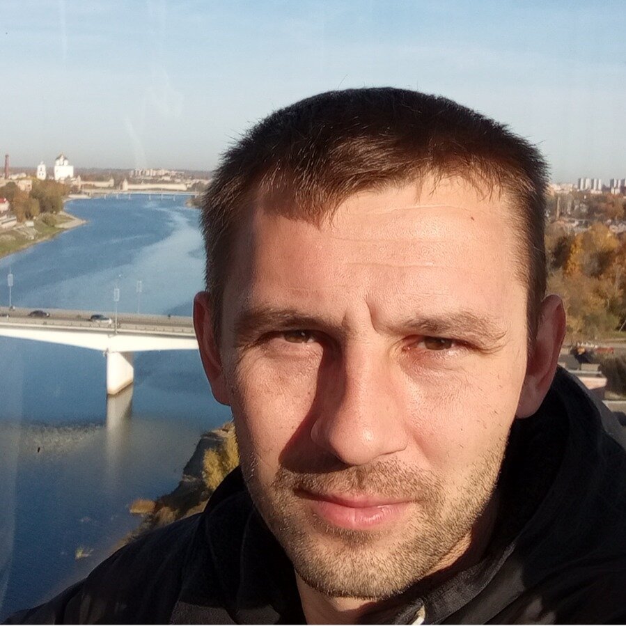 Макс Иванов