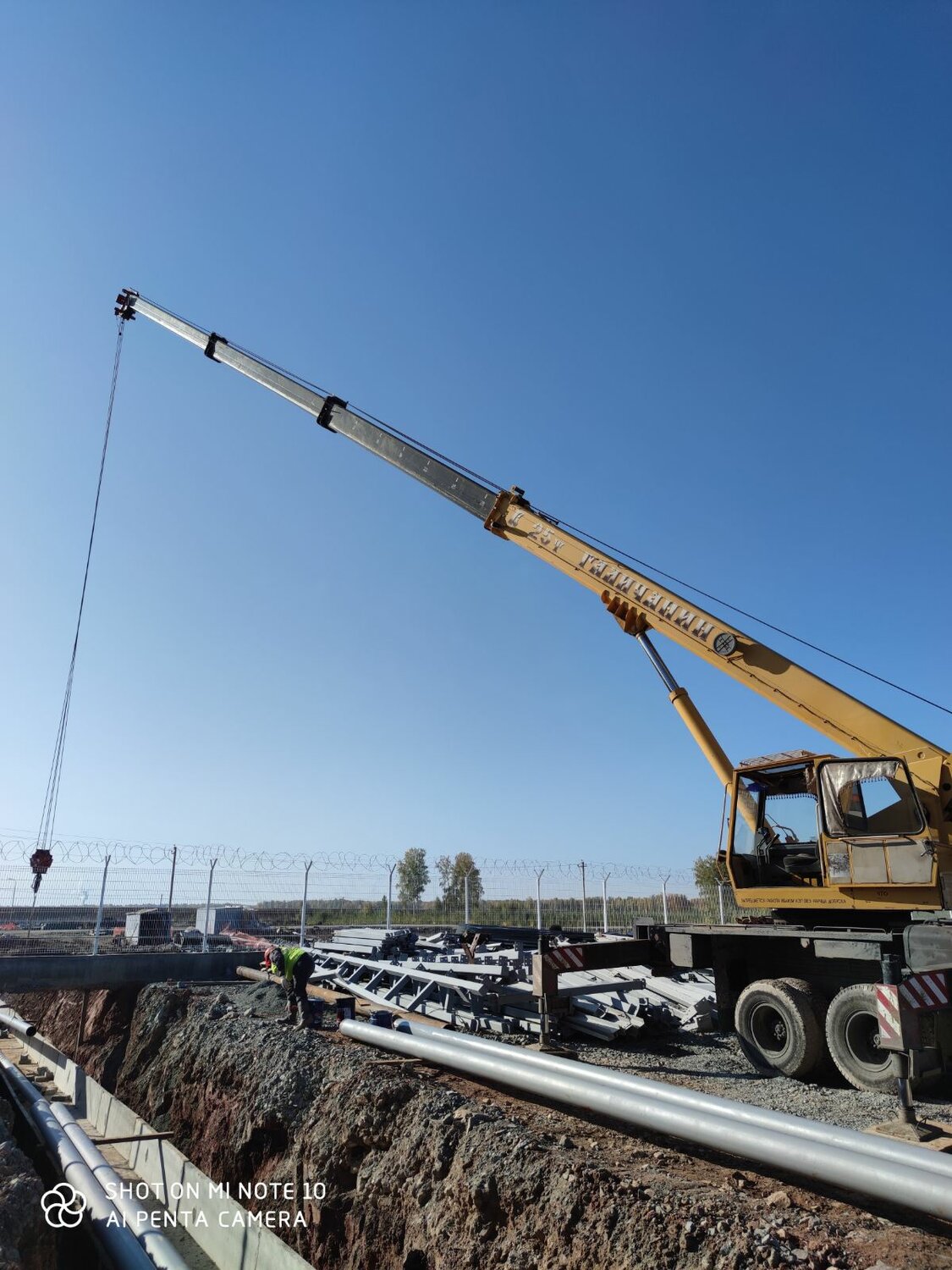 автомобильный кран, автокран для работы в стесненных условиях, liebherr ltm краны с телескопической стрелой аккумулятор, смк-14 автокран, подъемный автокран 120 т grove 51/30