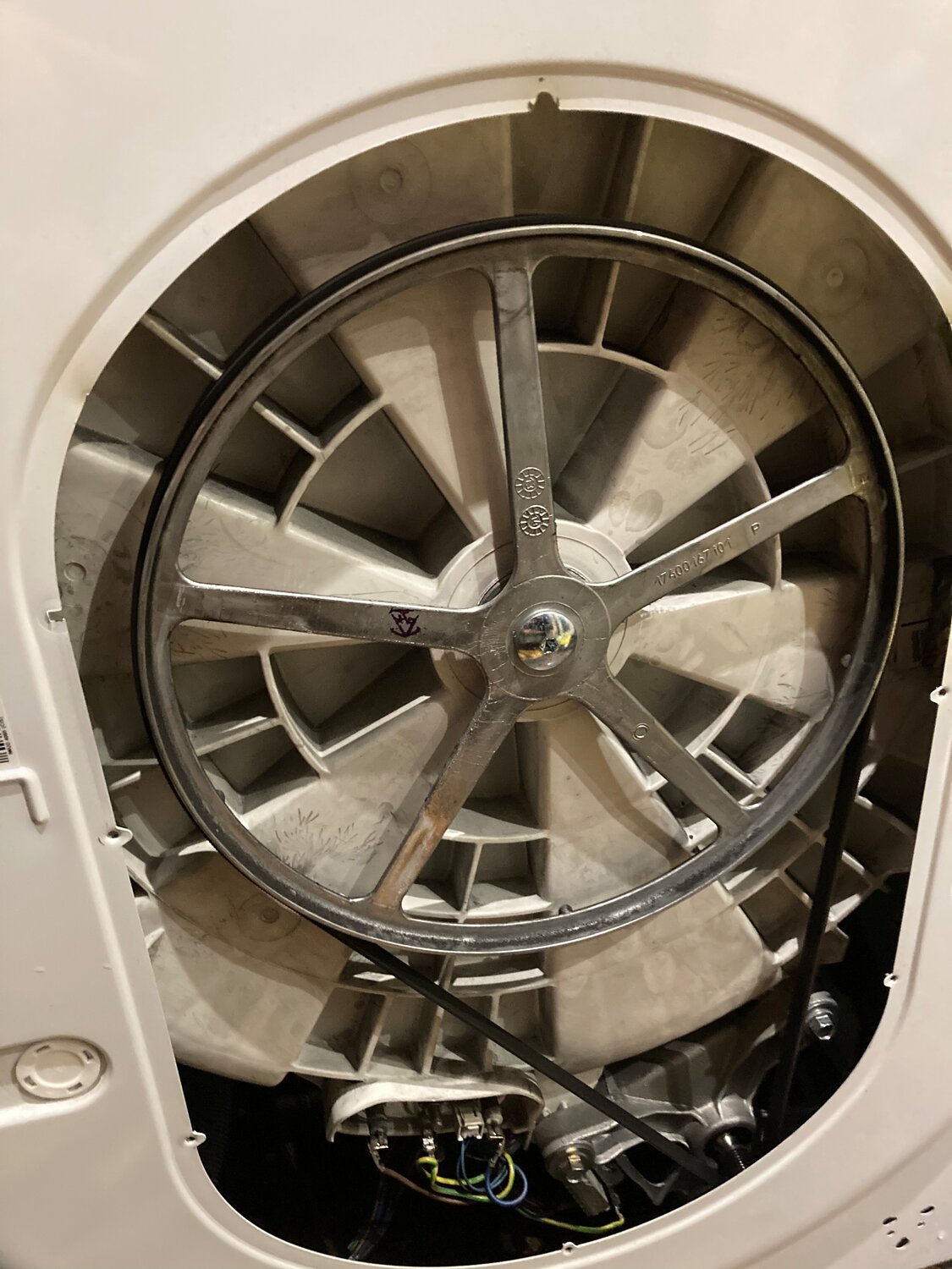 стиральная машина, подшипник барабана стиральной машины wf8590nfw, привод барабана стиральной машины индезит, барабан стиральной машины хотпоинт аристон avd 109, задняя стенка стиральной машинки candy