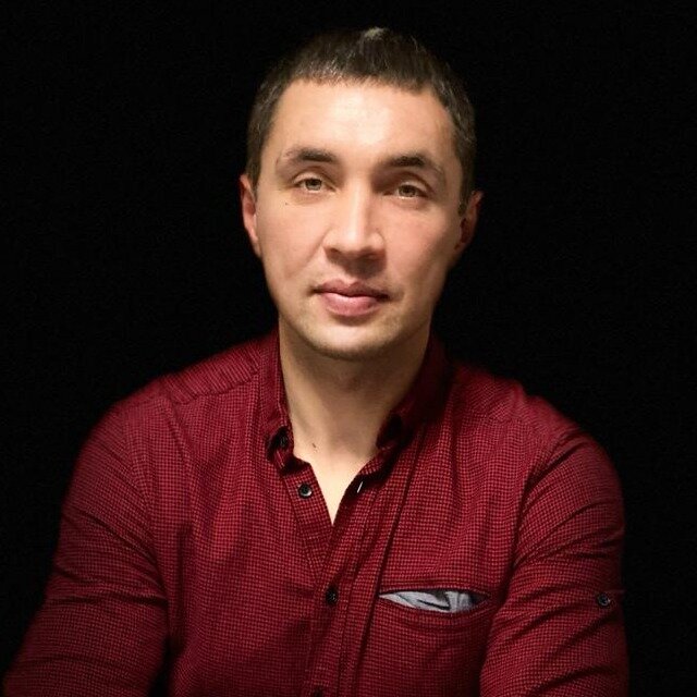 Дмитрий Николаев