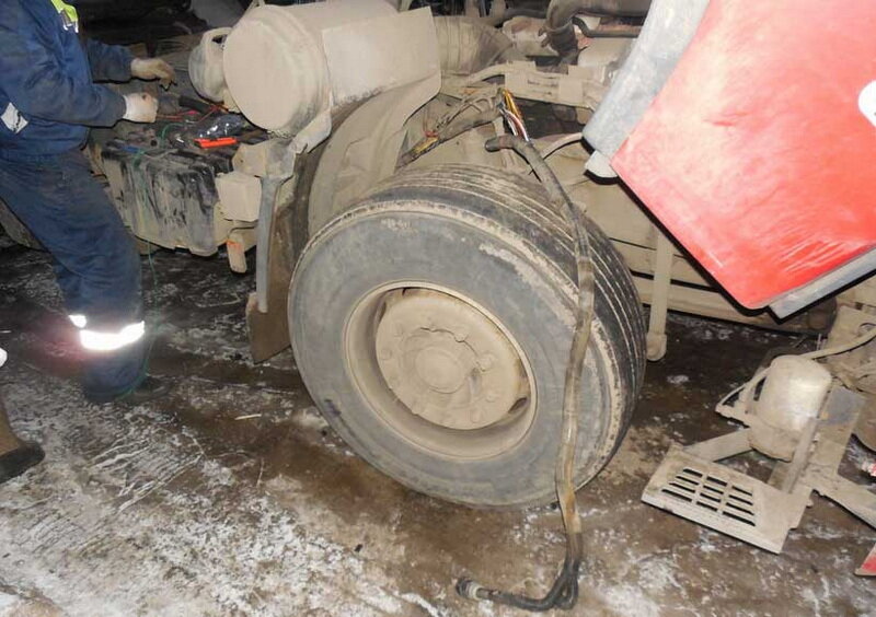 грузовик, грузовой автомобиль, колес, ленивец на маз 6314, грузовая