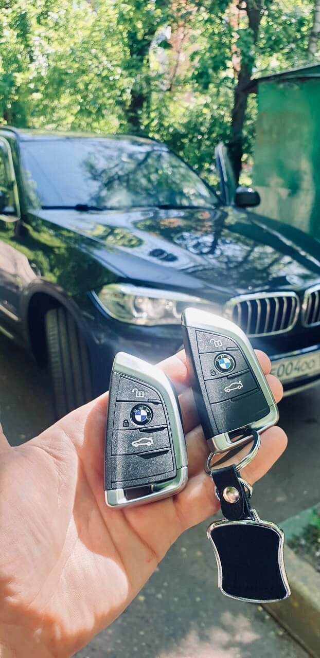 ключи от автомобиля, автомобиль, авто ключи, авто, крутит ключи от машины