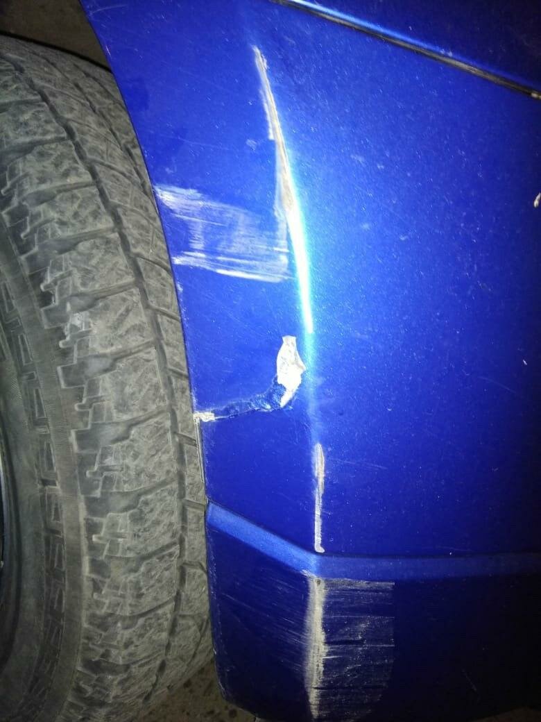 автомобиль, авто, облупилась краска на двери авто, царапина бампер до грунта, покраска баллончиком с переходом