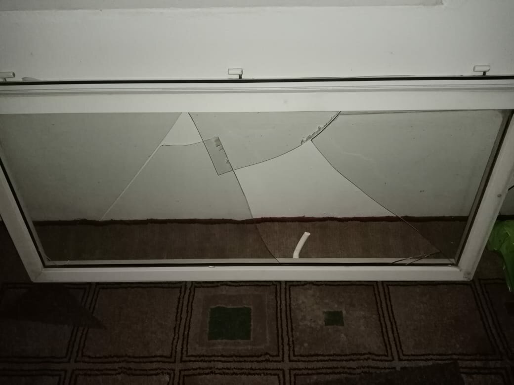 порог на балкон, порог под балконную дверь, порог балконной двери, порожек на балкон, пластиковый порожек на балкон