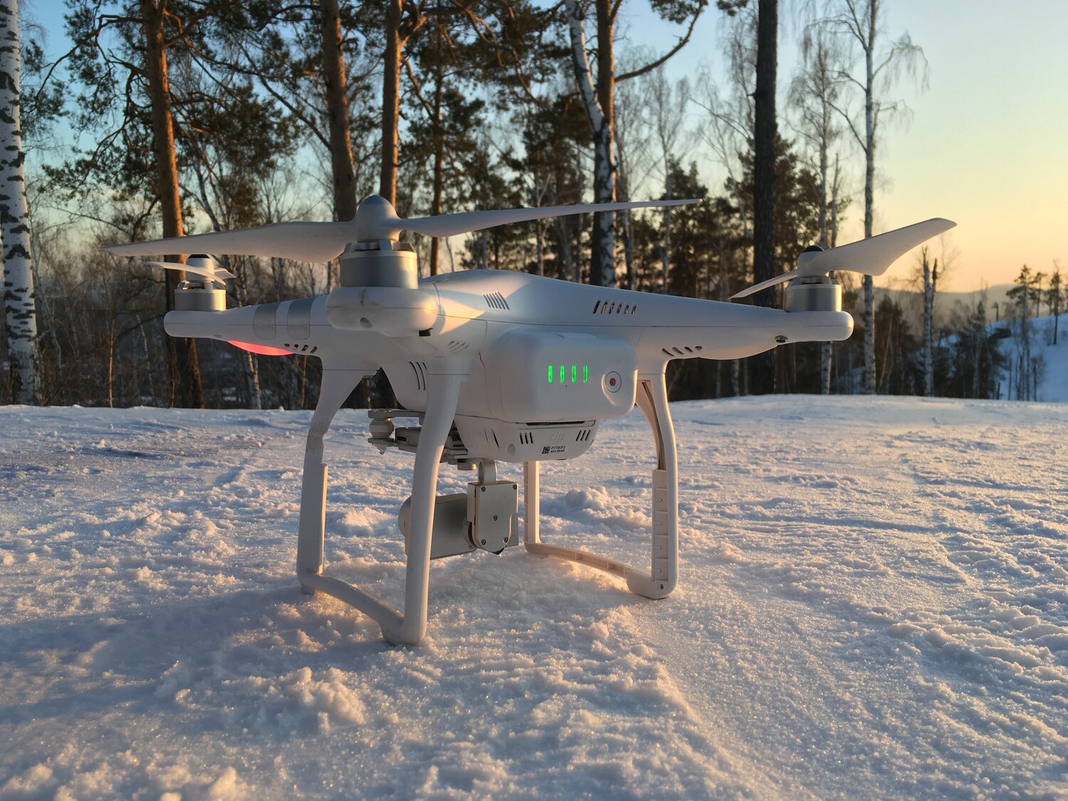 дрон квадрокоптер, зимний квадрокоптер, дрон, квадрокоптер dji phantom, квадрокоптер dji phantom 3 advanced