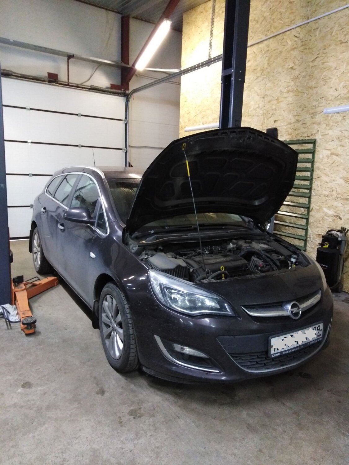 авто, автомобиль, солярис в сервисе, установка капота gtc j на astra j, Opel Astra J Рестайлинг