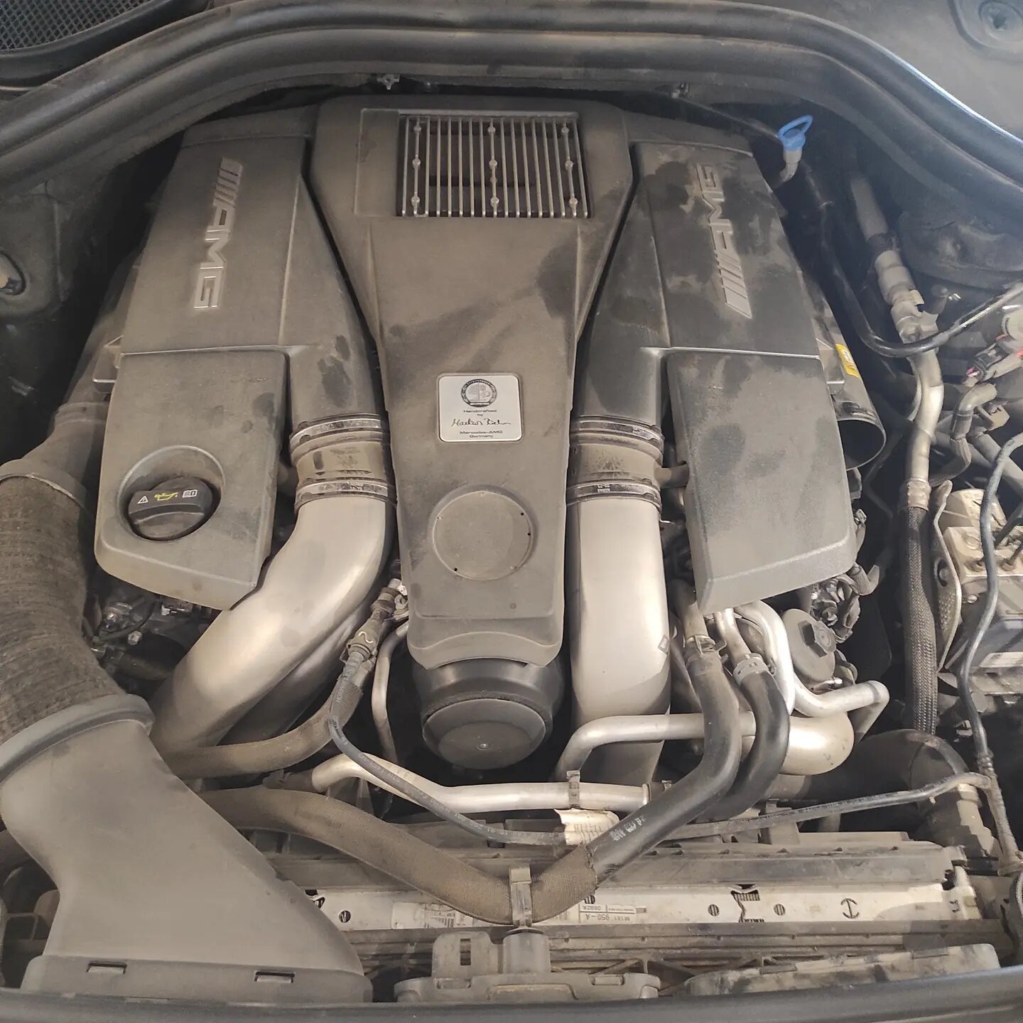 157 мотор мерседес, подкапотное пространство g55 amg kompressor, двигатель m157 mercedes, двигатель амг 222, мотор амг мл 63 амг