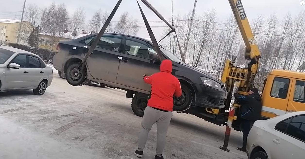 автомобиль, эвакуатор, авто, эвакуатор забирает машину, машин