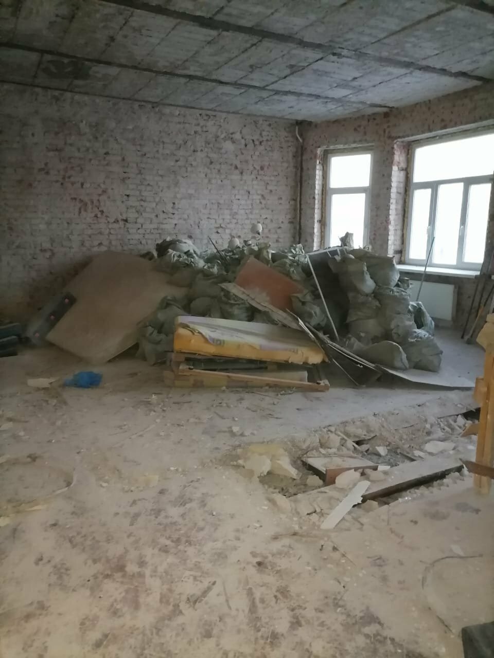 демонтажные работы, демонтаж помещений, демонтаж, профессиональный демонтаж, здание