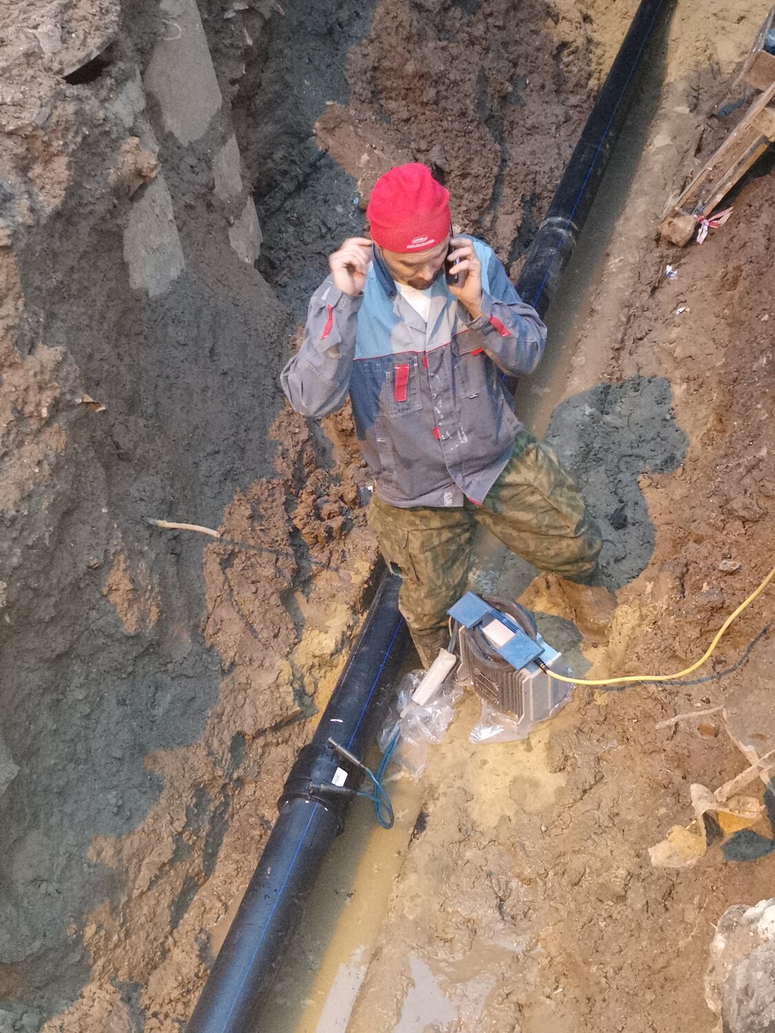заменили участок водопровода, реконструкция трубопровода, разрыв газопровода, монтаж тепловых сетей, водопровод в шахте