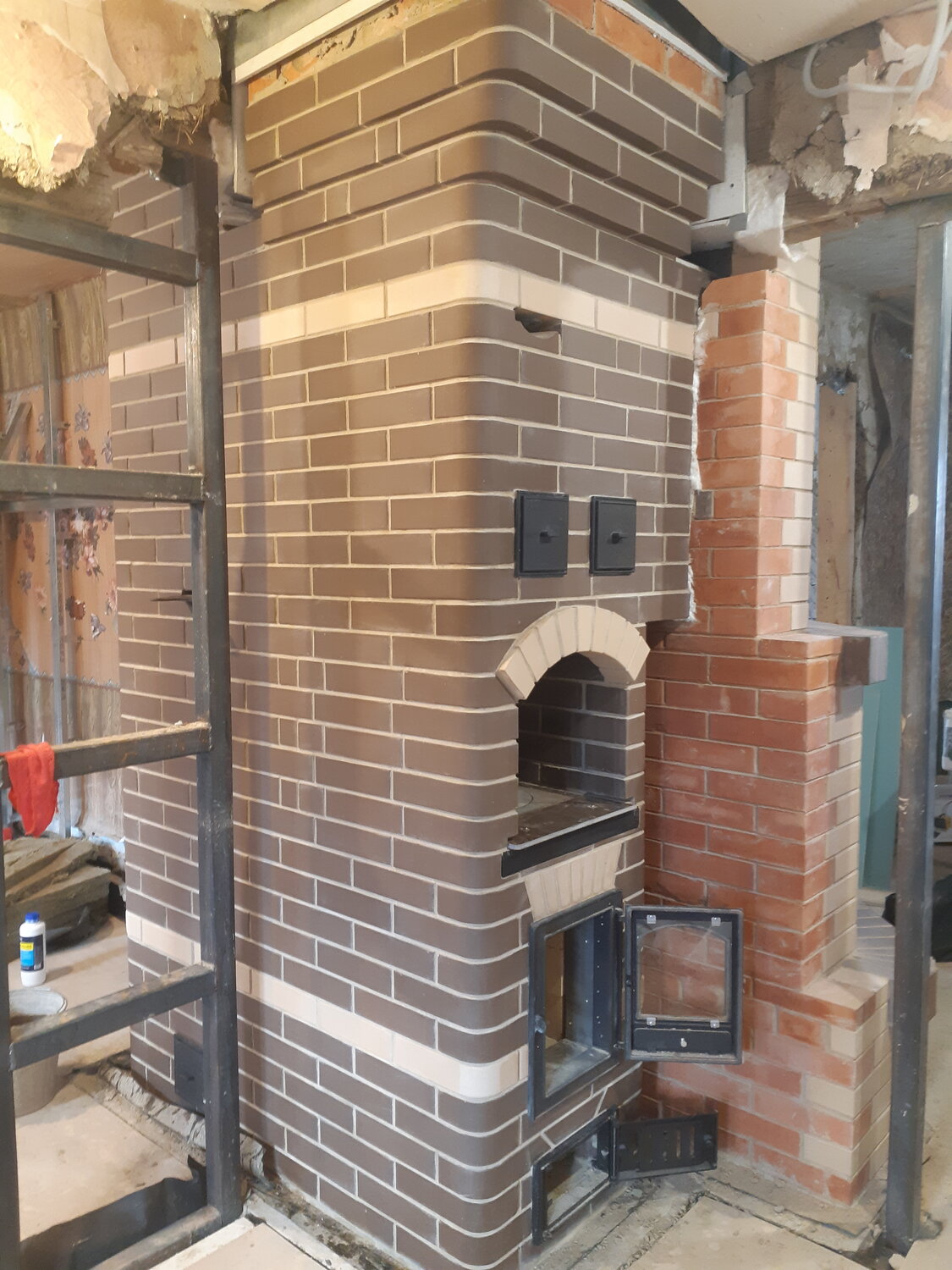 печь-камин голландка из кирпича, печник, отопительно-варочная печь из кирпича lode, печи и камины, сергей печник мастер шведка