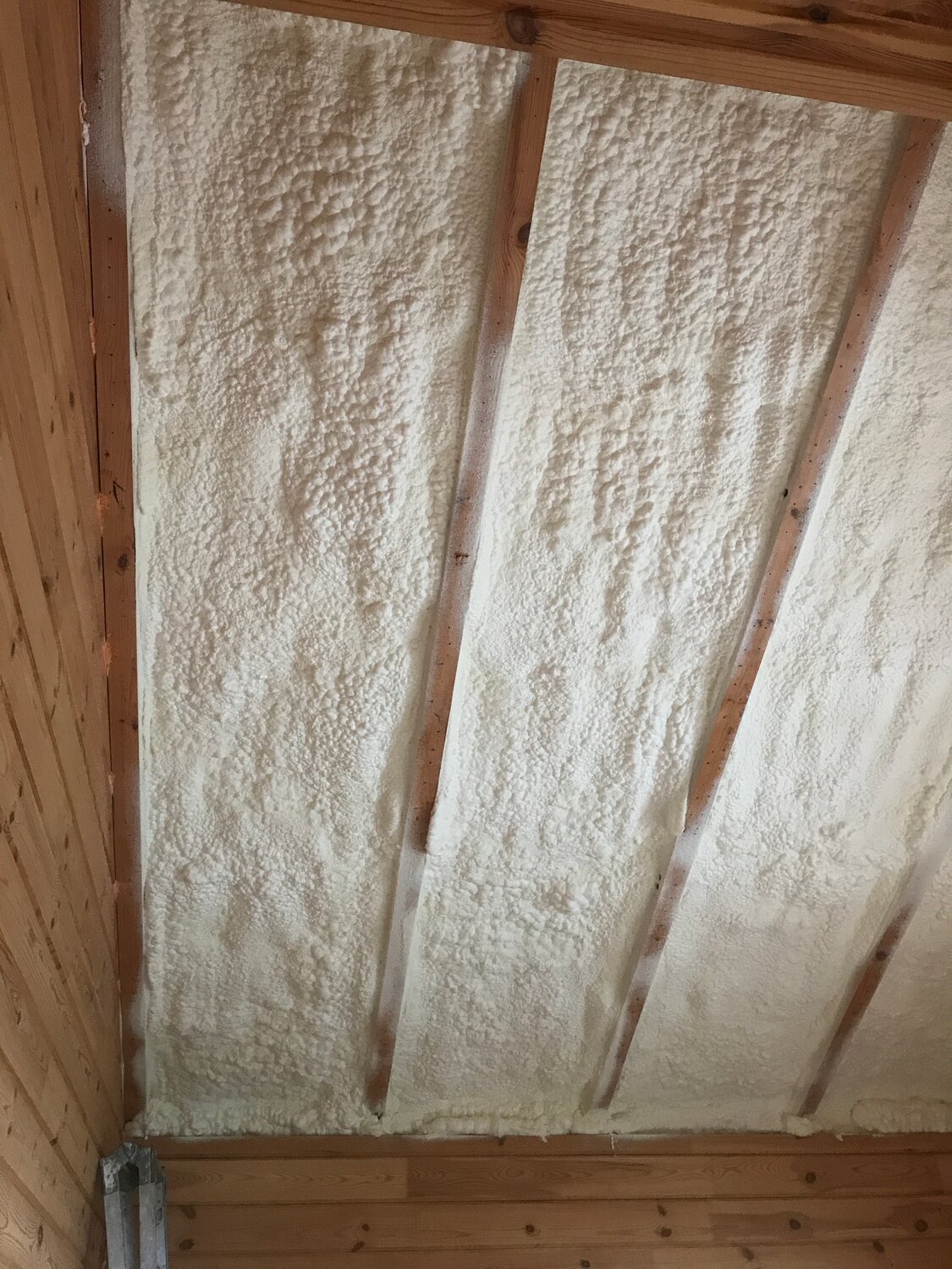 утепление каркасного дома пенополиуретаном, утепление крыши изнутри пенополиуретаном, эковата утеплитель для потолка, утепление мансарды пенополиуретаном, пенополиуретан