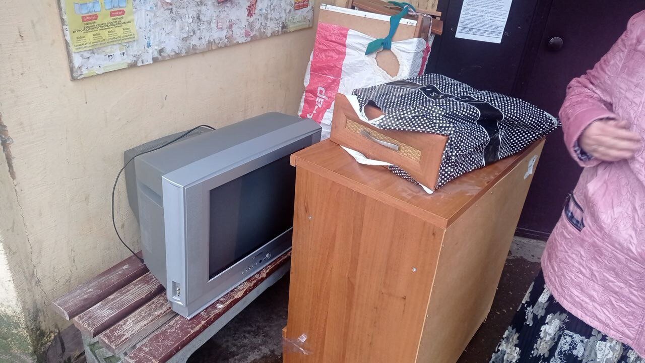 телевизор, телек, техника, тумба для тв, телевизор sharp 54 см