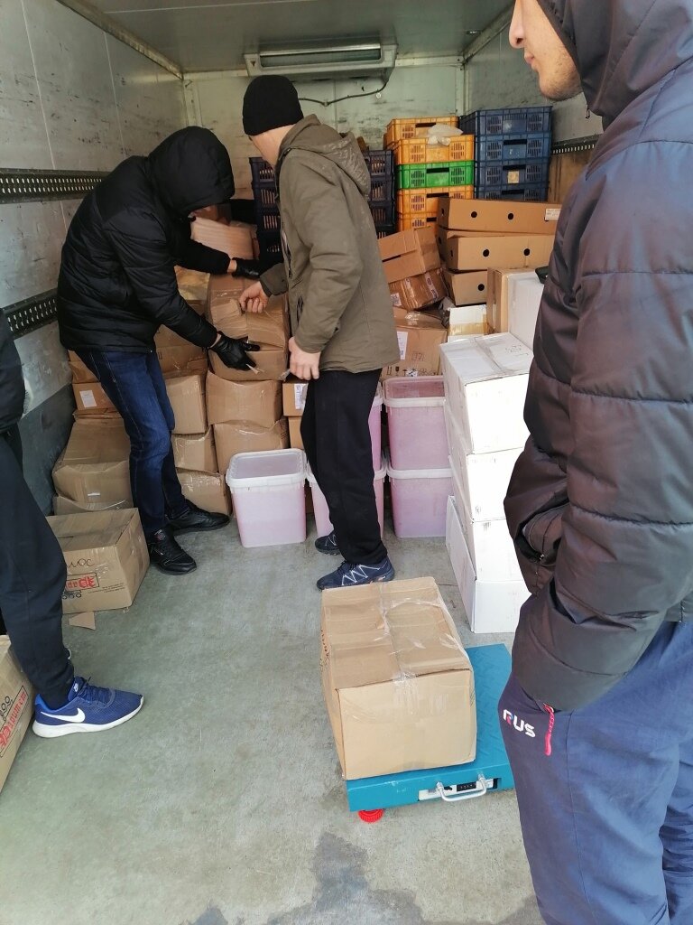 грузчики, грузчики переезды, грузчики москва, человек, изъятие контрафакта