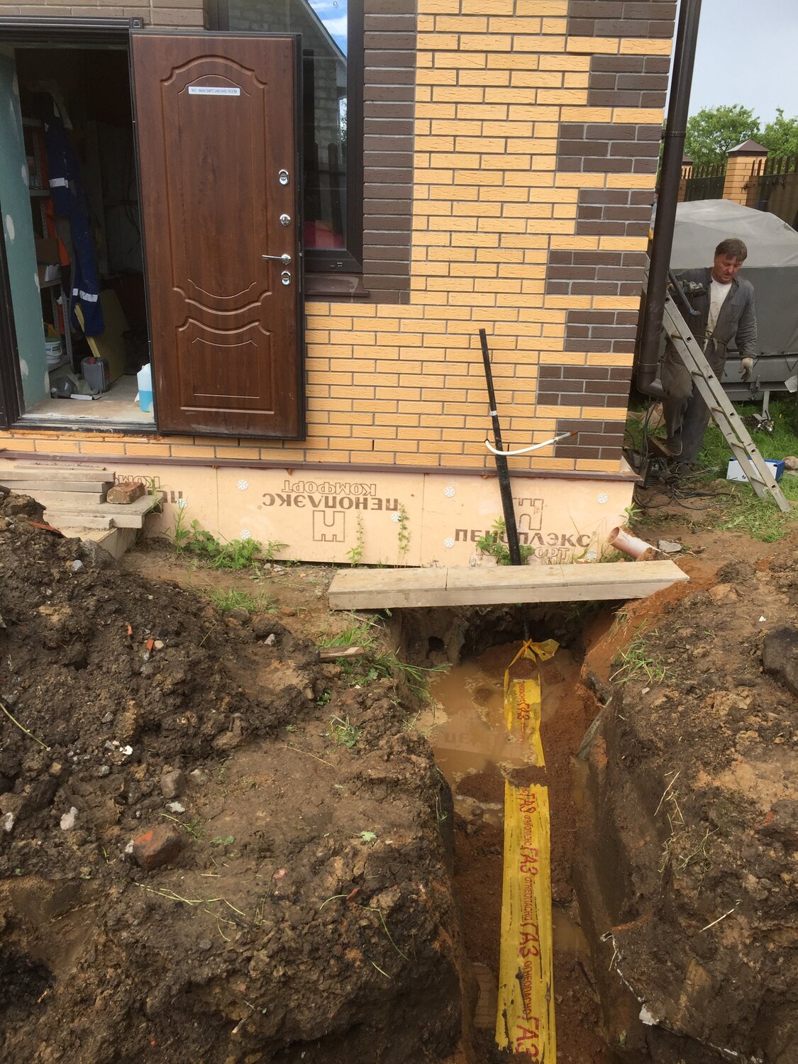 фундамент для забора, фундамент для дома, фундамент для кирпичного забора, фундамент под забор, фундамент под пристройку