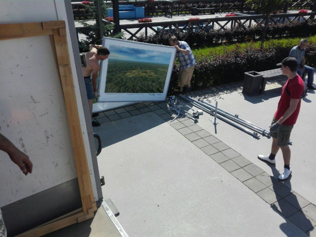 фотовыставка на набережной казань, выставка, фотовыставка, уличные стенды для фотовыставки, уличные стенды