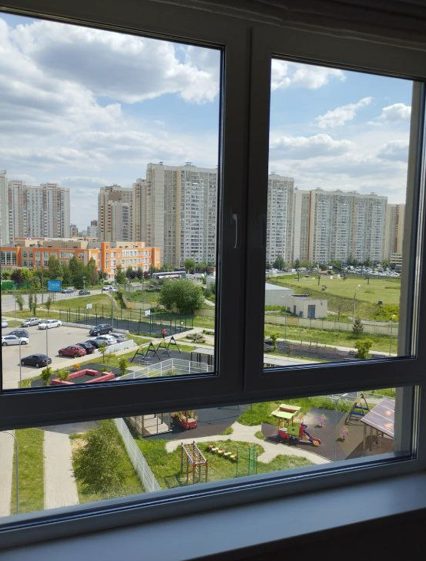 окно, молодежная 63к1, жилой комплекс, дом на юбилейной мытищи дом 30 вид из окна, лоджия