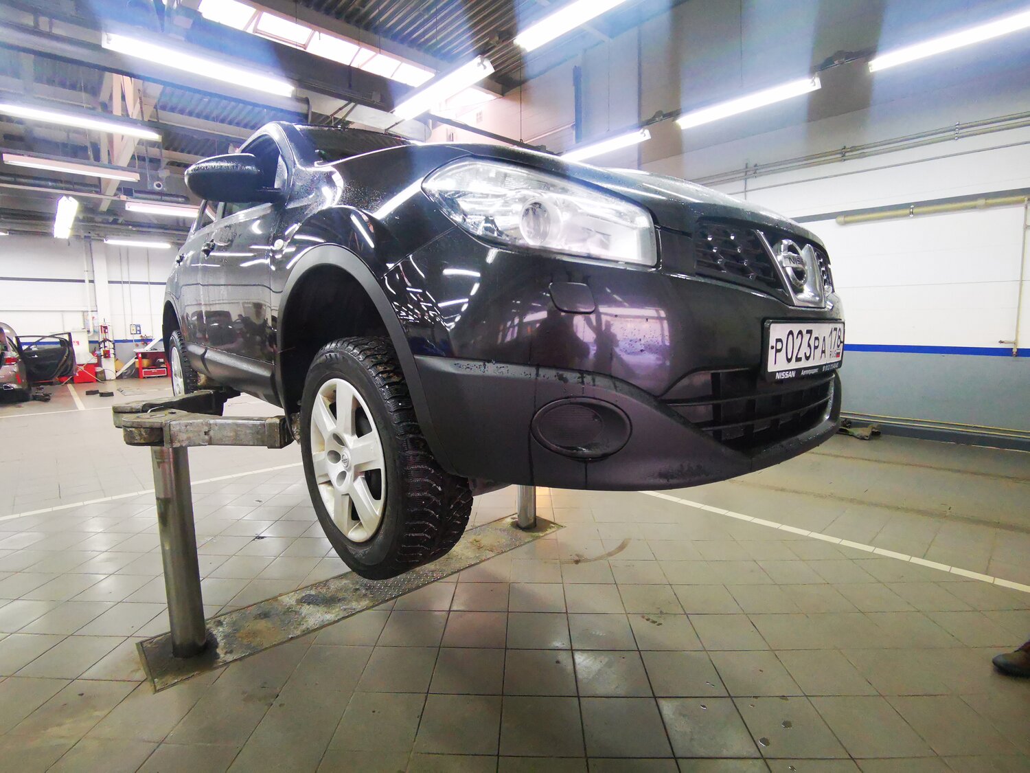автомобиль, авто, кайрон 2.3 4wd на подъемнике, рено дастер в сервисе, модель кайрона 2.3