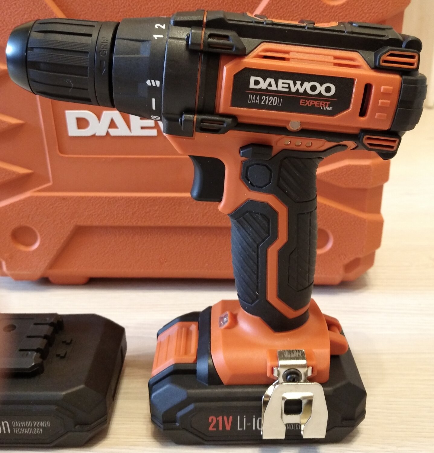 аккумуляторная дрель-шуруповерт daewoo power products daa 1620li 35 н·м, шуруповерт daewoo daa 1620li, daewoo daa 1220li, ударная аккумуляторная дрель-шуруповерт black+decker egbl188k 38 н·м, daewoo daa 1620li