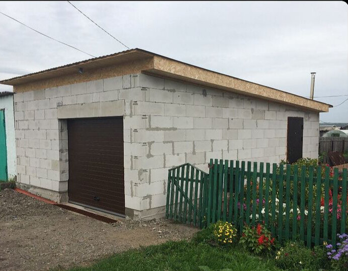 гараж из пеноблоков, гараж двухместный из шлакоблока, сарай из пеноблоков 4x3, курятник из керамзитобетонных блоков, сарай из газосиликатных блоков