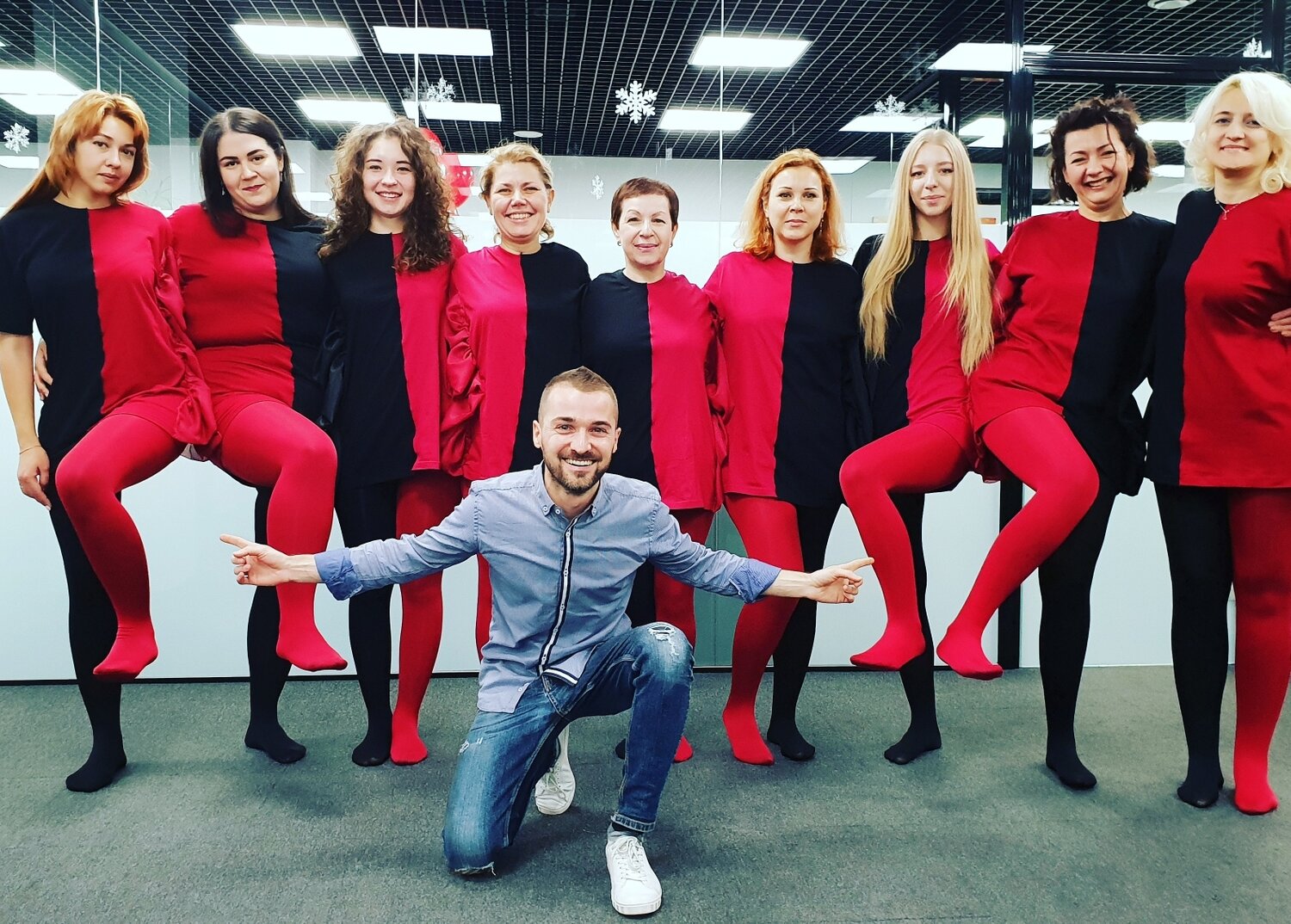девушка, люди, красный флэшмоб, крутые девчата, фотосессия