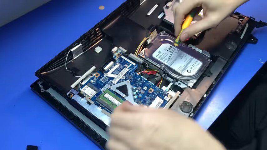оперативная память для ноутбука, оперативная память для ноутбука asus s200e, фай фай модуль на материнской плате ноутбука асер., видеокарта на ноутбуке вида 630, тормозит жесткий диск на ноутбуке
