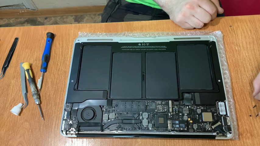 macbook air, macbook air 13 2011 года разбор, a1369 macbook air, macbook air a1466 разборка, macbook pro