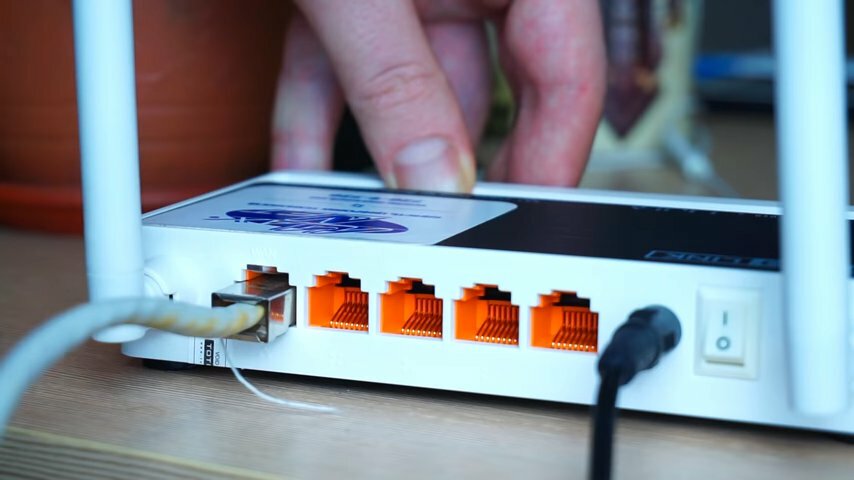 wi-fi роутер totolink n302r+, маршрутизатор, как должен быть подключен роутер тотолинк, схема подключения микротик роутер компьютер, подключения к блоку кабелей сети макснет