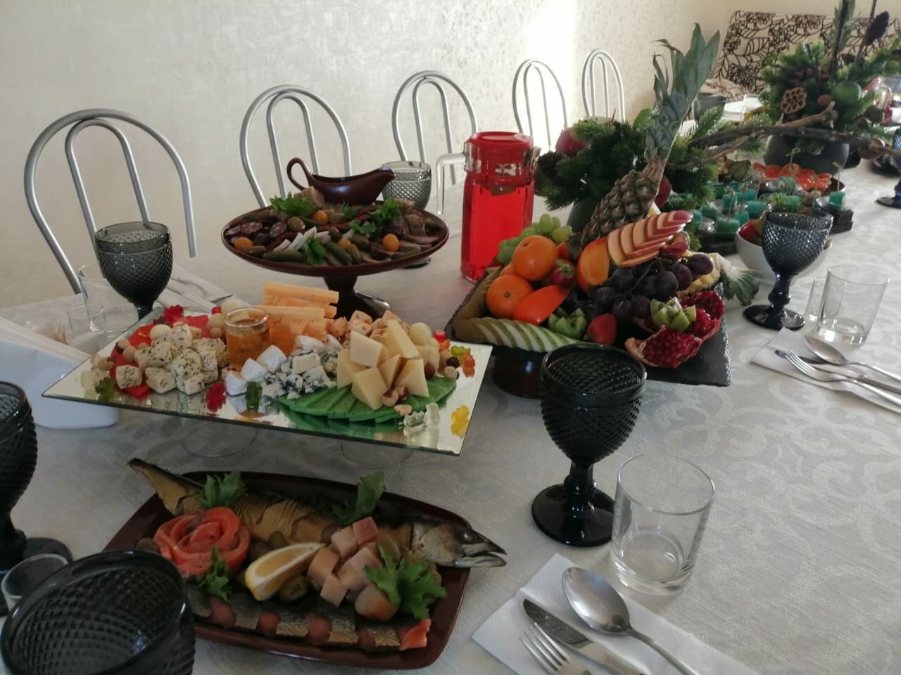 праздничный стол, сервировка дастархана, еда, стол, нонушта дастурхони