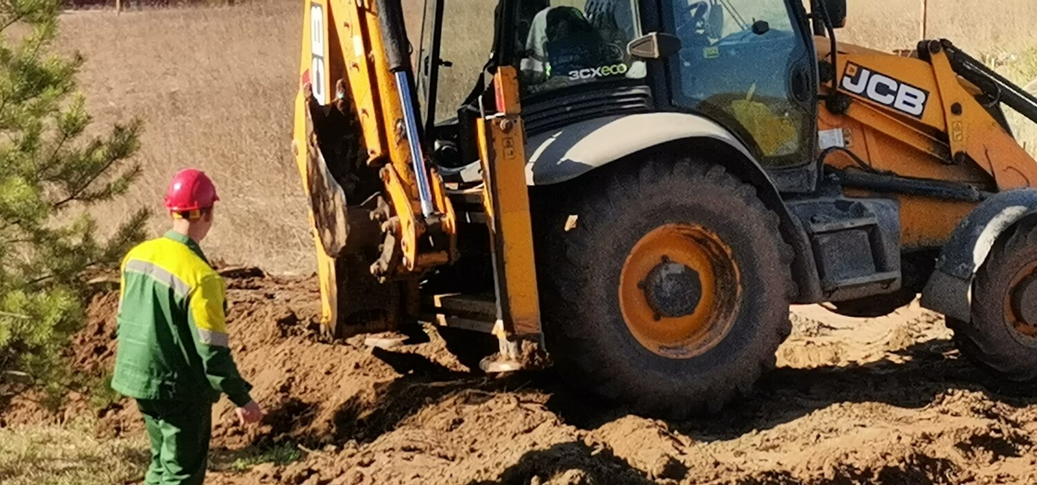 jcb 3cx грузит, caterpillar 444f2, экскаватор-погрузчик jcb 3cx f14m2wm, jcb 4cх 14н2wm, модель caterpillar 444f2