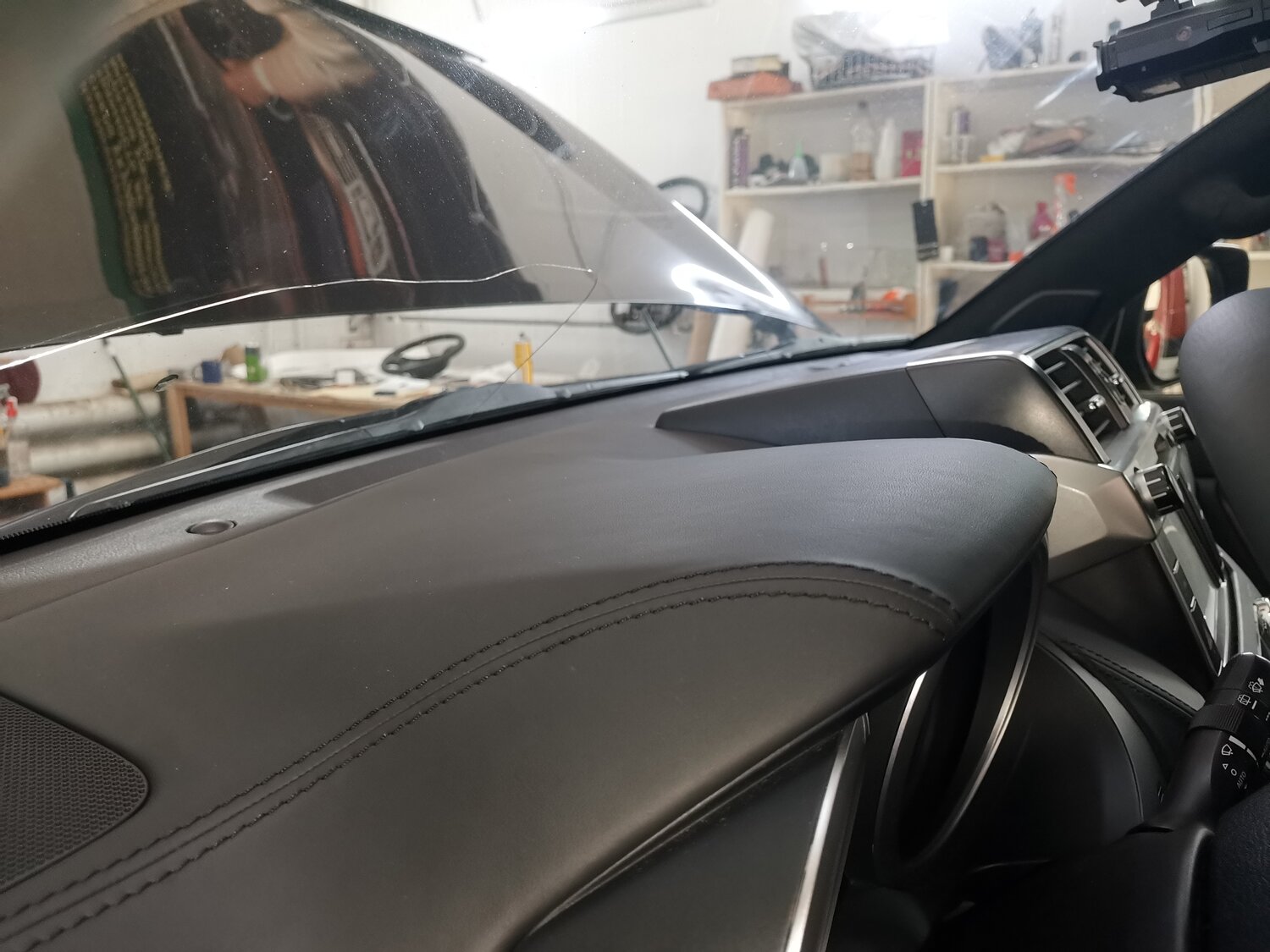 автомобиль, перетяжка торпедо, салон автомобиля, форд эксплорер кожаная торпедо, перетяжка торпедо superb iii