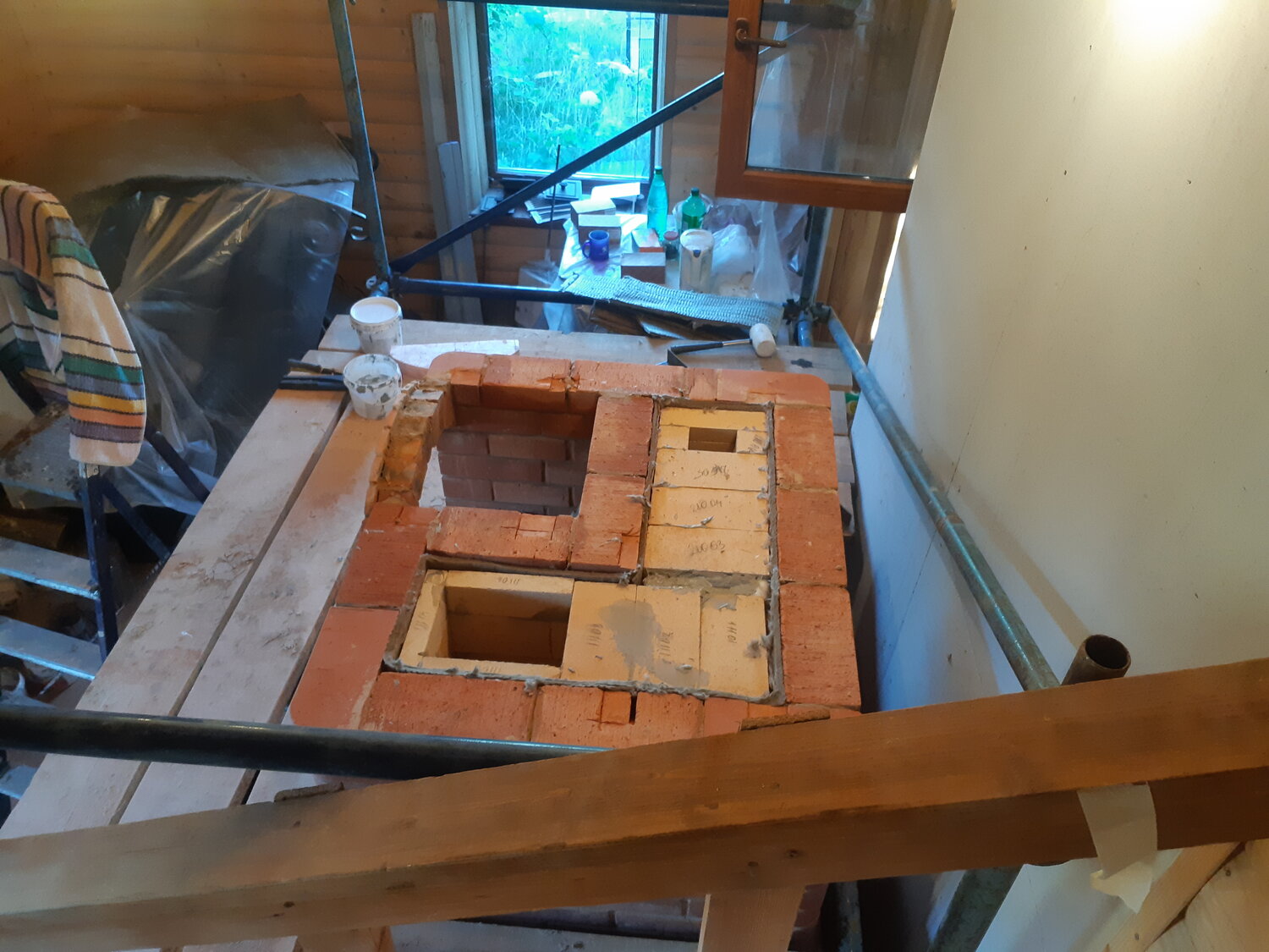 кирпичная печь без зольника, перекрытие русской печи, перекрытие дверок печи, кладка, печь с отоплением второго этажа