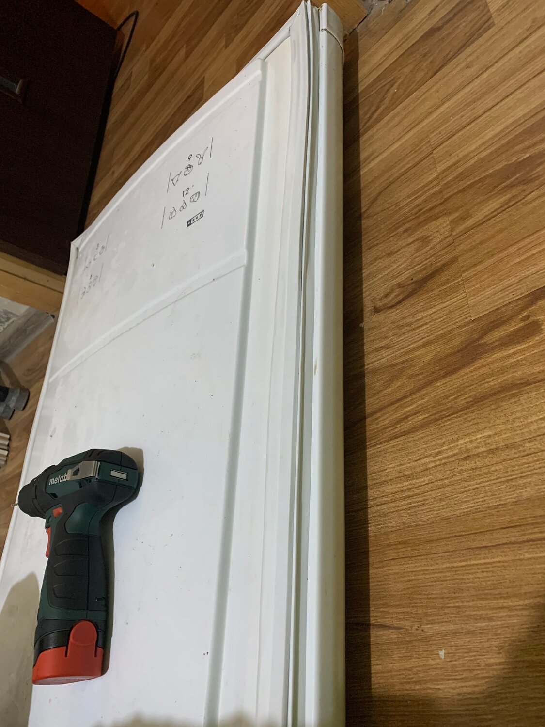 дельташлифовальная машина bosch psm 200 aes, 100 вт, плоскошлифовальная машина bosch psm 200 aes, монтаж внутреннего угла сайдинга, многофункциональная шлифовальная машина, инструмент