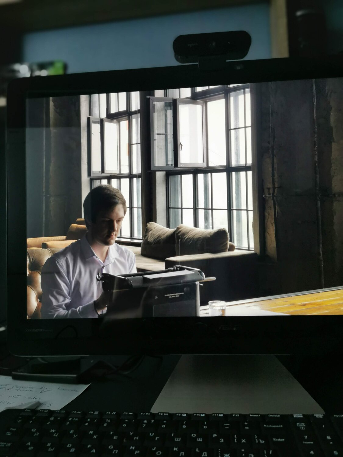 window, алан бэнкс сериал, working, фотографии, заработок на дизайне