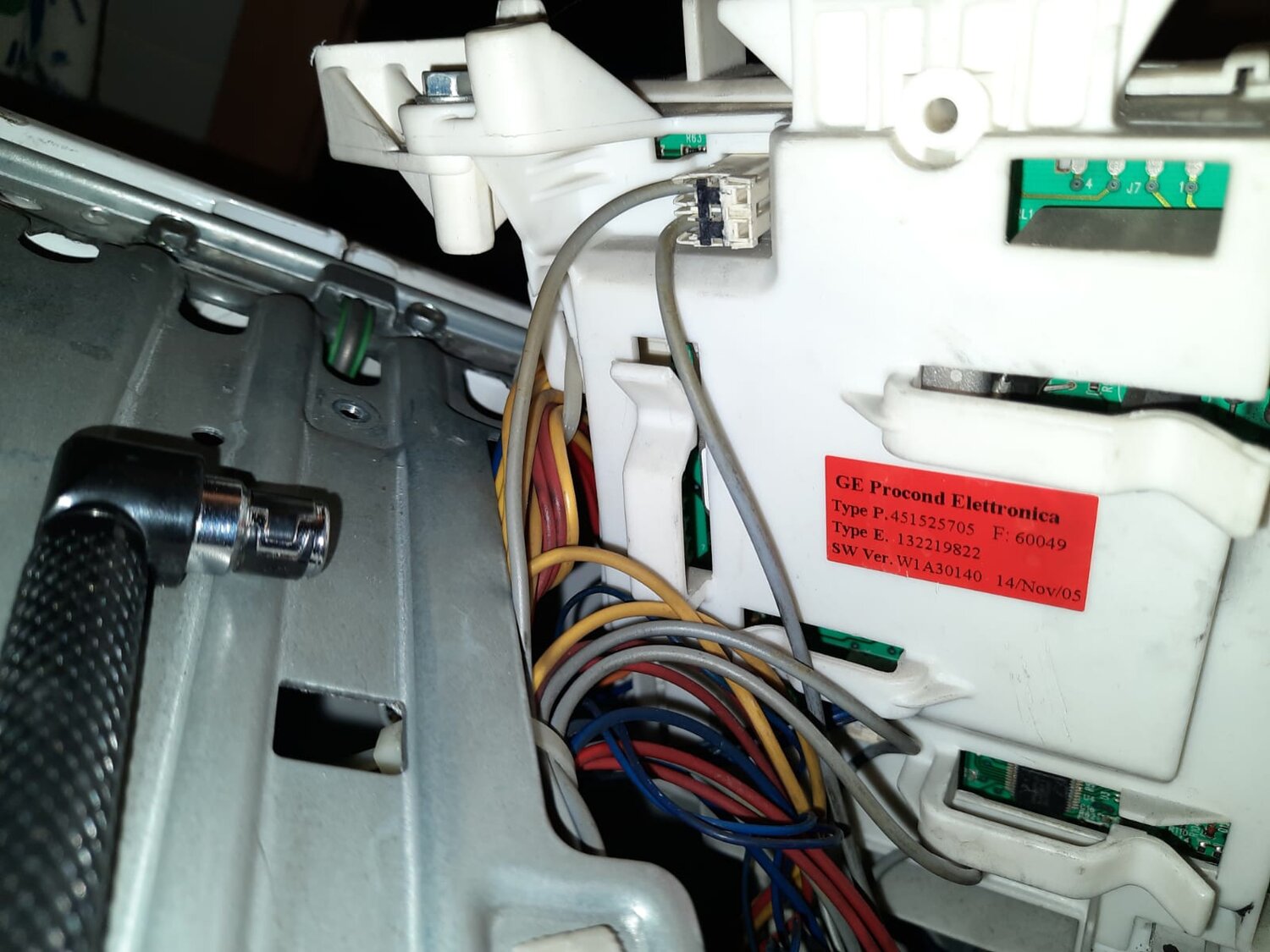 магнитола ниссан тиида штатная разъёмы, стиральная машина electrolux ewm 1044 edu, can шина nissan qashqai j10, штатная сигнализация лифан солано 620, центральный замок
