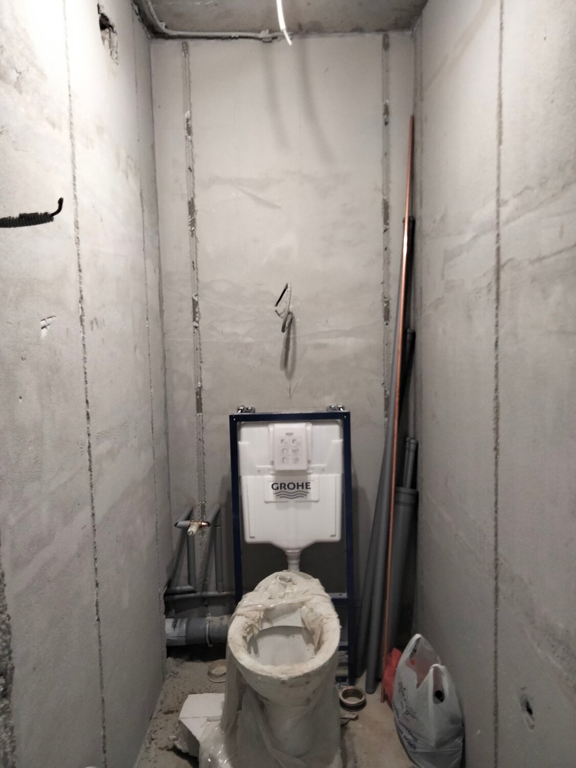инсталляция для унитаза в хрущевке, инсталляция grohe обшивка гипсокартоном, туалет, интерьер санузла