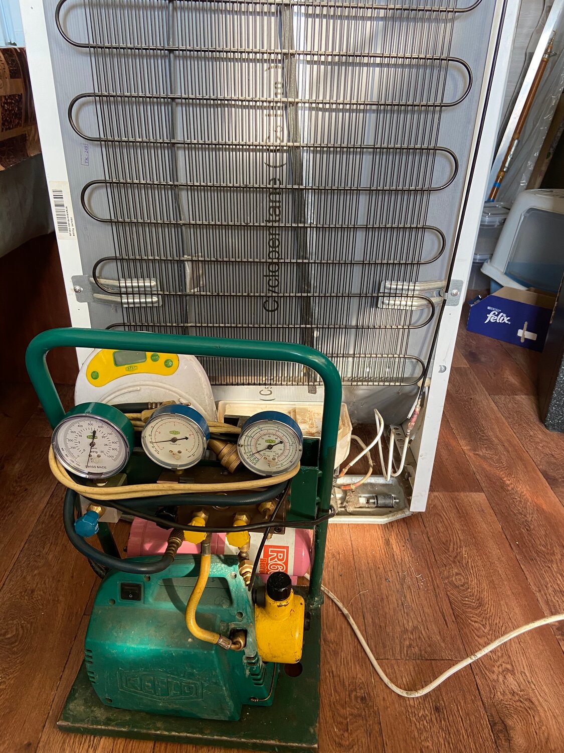 заправка холодильника фреоном липецк, заправки холодильника фреоном р134, заправка холодильника фреоном, заправка фреоном, шредер для заправки холодильника фреоном