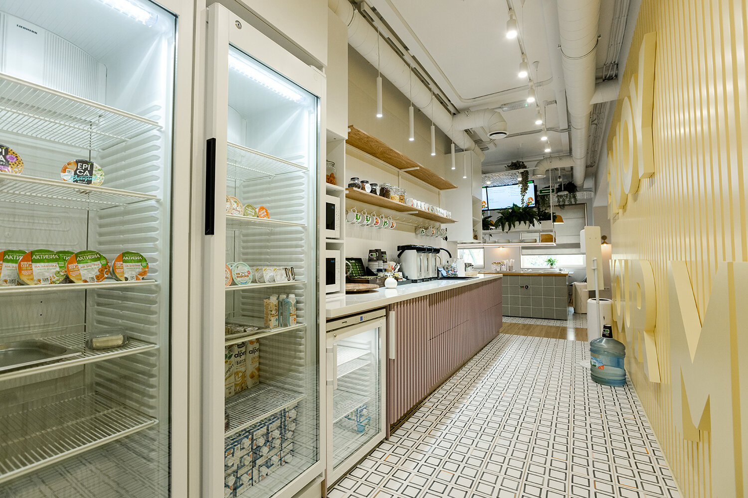 снек-бар «le petit café»спутник сочи, дизайн кондитерской, интерьер, интерьер пекарни, интерьер магазина морепродуктов