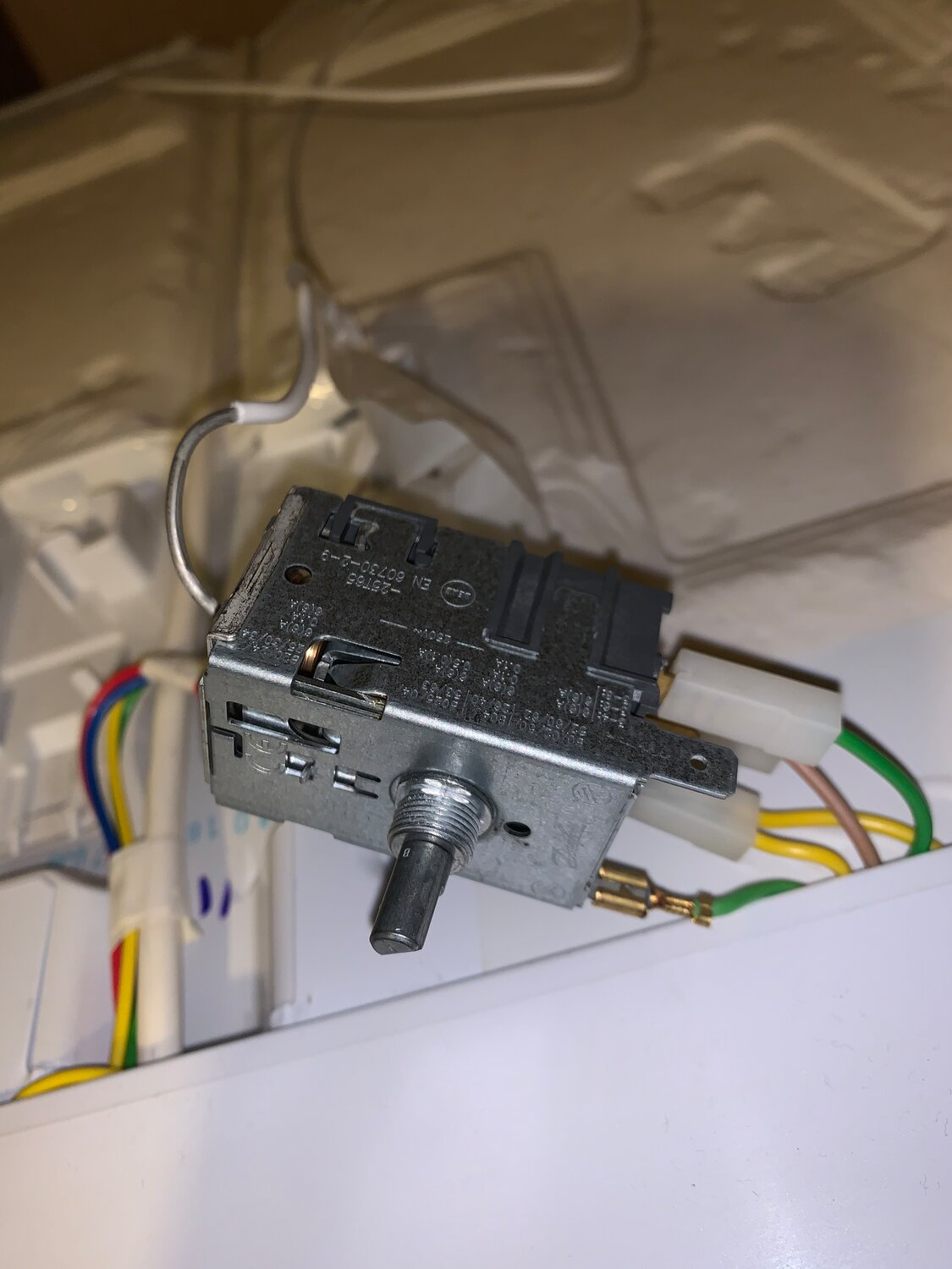 термостат холодильника danfoss be 077b6717, термостат 25т65 en 60730-2-9, термостат danfoss 25t65, атлант мхм 268 терморегулятор термостат, термостат холодильника ханса