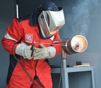 сварщик, электрогазосварщик лукойл, сварочные работы, лукойл сварщик, сварка