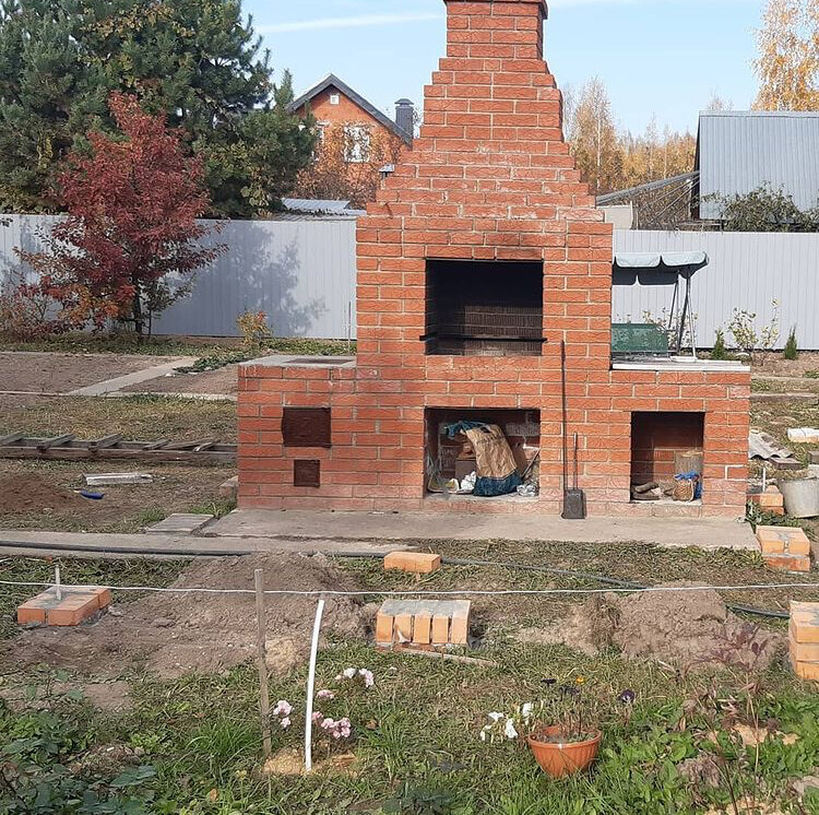 постройка барбекю из кирпича, барбекю из красного кирпича, уличные комплексы барбекю из кирпича 3м, мангальные комплексы из кирпича, барбекю из кирпича с раковиной