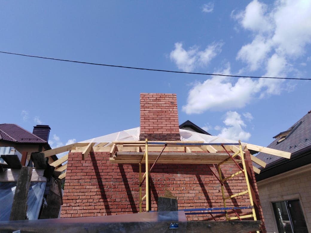 монтаж кровли, крыша, кровля, стройка крыши, ендова крыши